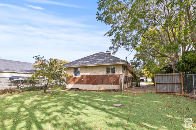 Photo 33 for MLS #2119288 at 1663 Kiesel Ave