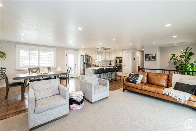 Photo 13 for MLS #2119299 at 1060 N Kingswood Rd
