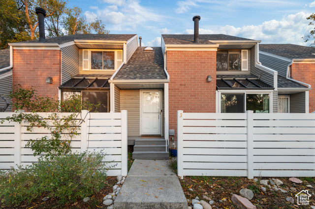 View photos for 937 E Essex Court Way #3 MLS #2119315 - 937 E Essex Court Way #3
