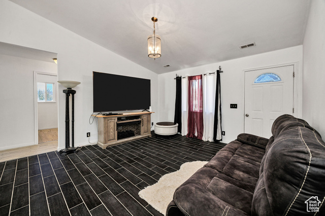 Photo 9 for MLS #2119344 at 248 Sunstone Ct