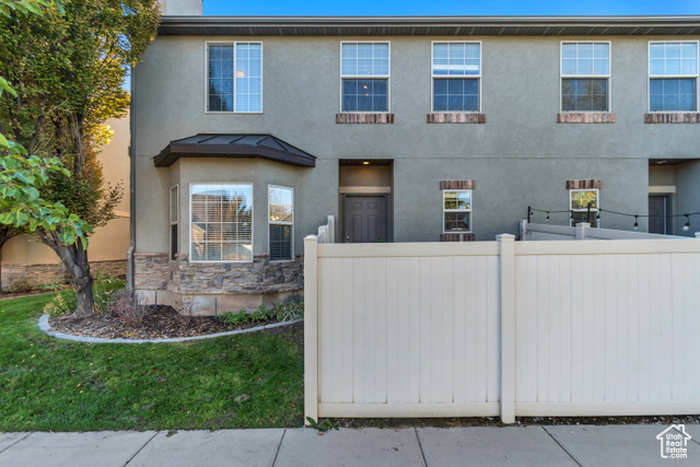 Photo 18 for MLS #2119356 at 2356 W Montcalm Dr
