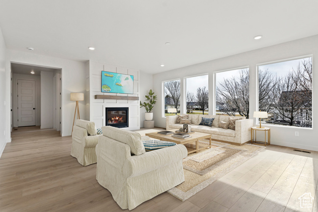 Photo 5 for MLS #2119369 at 1340 E Hollyhock Way