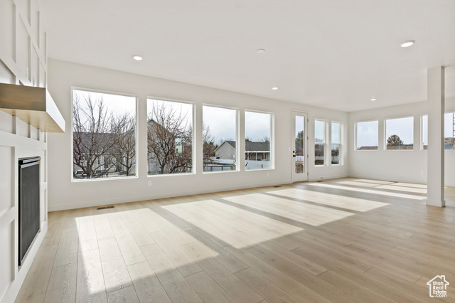 Photo 11 for MLS #2119369 at 1340 E Hollyhock Way