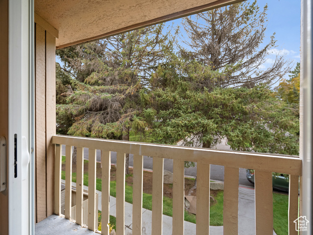 Photo 10 for MLS #2119376 at 668 E Cobblestone Ln