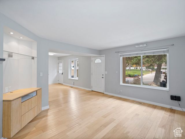 Photo 7 for MLS #2119376 at 668 E Cobblestone Ln