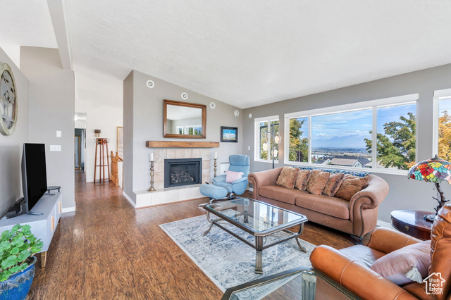 Photo 5 for MLS #2119387 at 430 Ridge Ln