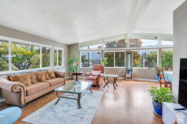 Photo 4 for MLS #2119387 at 430 Ridge Ln