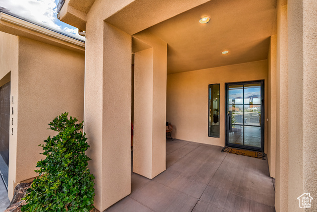 Photo 6 for MLS #2119393 at 1652 E Howard Ln