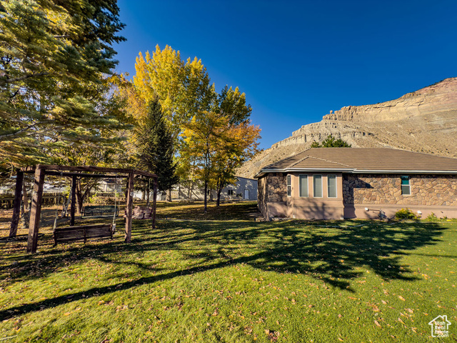 Photo 8 for MLS #2119396 at 517 N Main St