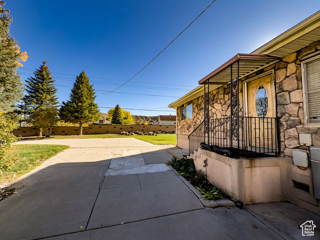 Photo 4 for MLS #2119396 at 517 N Main St