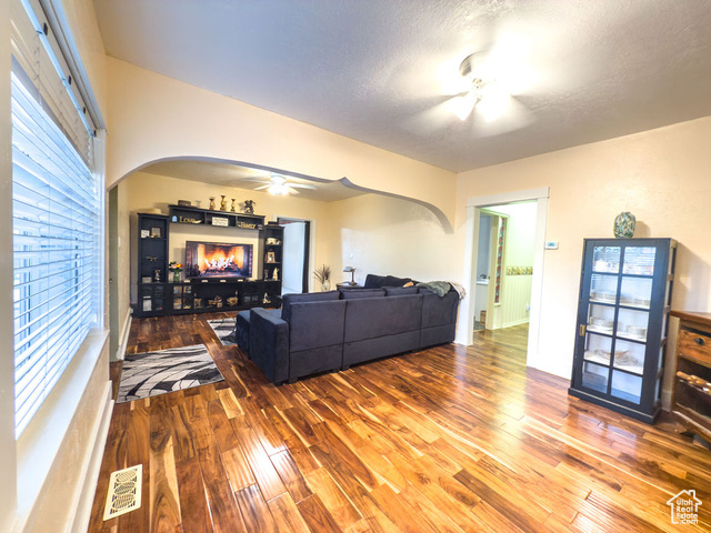 Photo 37 for MLS #2119396 at 517 N Main St