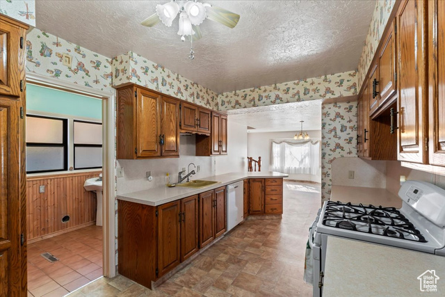 Photo 14 for MLS #2119406 at 303 S Center St