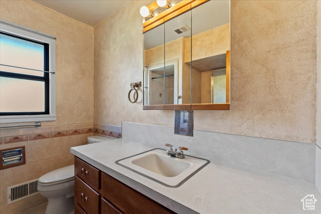 Photo 20 for MLS #2119406 at 303 S Center St