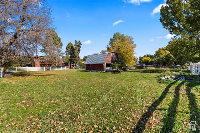 Photo 3 for MLS #2119406 at 303 S Center St