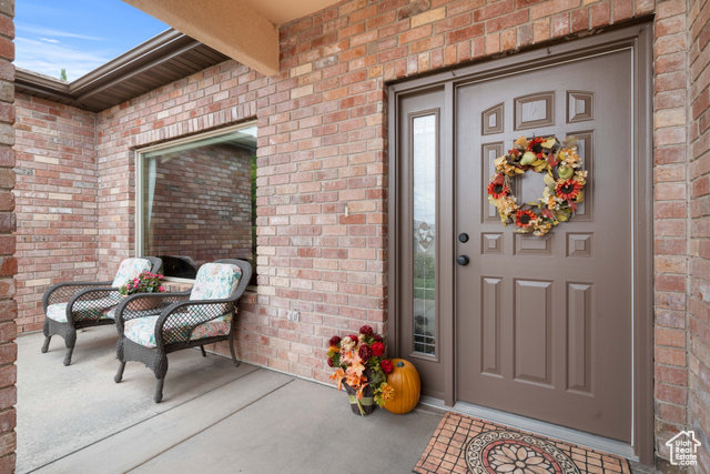 Photo 4 for MLS #2119439 at 697 W Windsor Dr