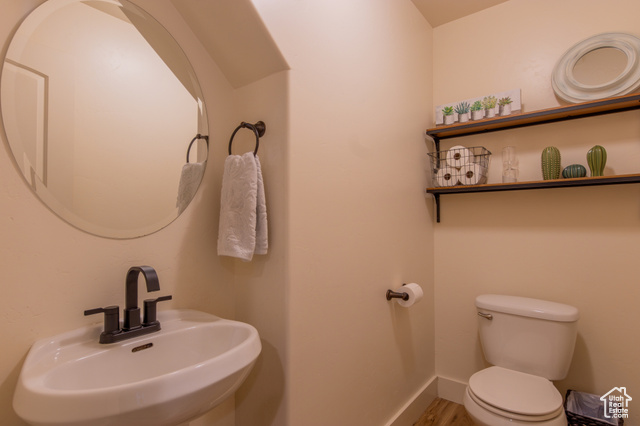 Photo 16 for MLS #2119461 at 210 S Tamarak Cir