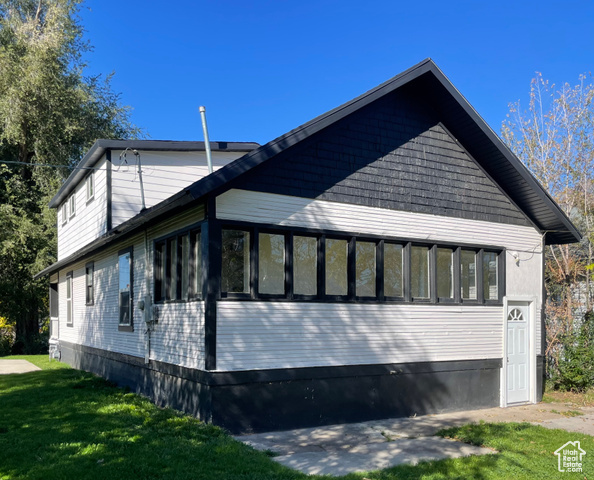 Photo 18 for MLS #2119477 at 3430 Lincoln Ave
