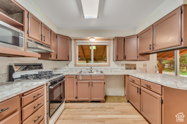 Photo 14 for MLS #2119488 at 390 S Salem Dr