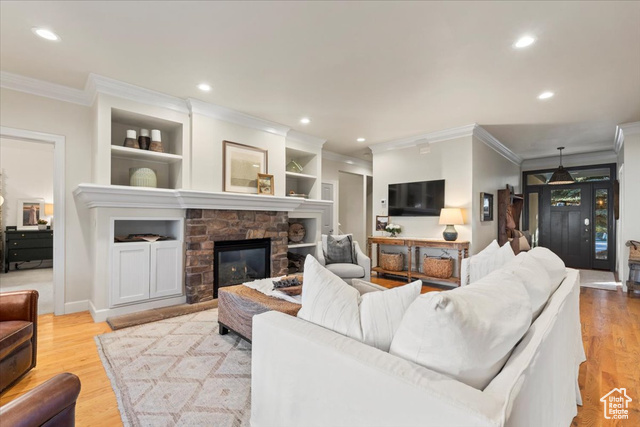 Photo 11 for MLS #2119492 at 1097 N Matterhorn Ct