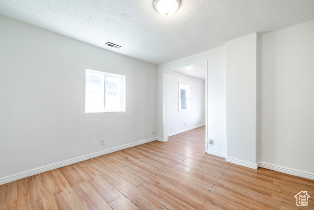 Photo 3 for MLS #2119510 at 3278 Ogden Ave