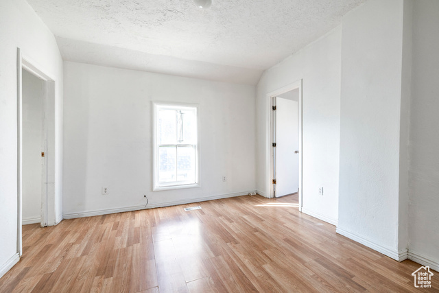 Photo 7 for MLS #2119510 at 3278 Ogden Ave