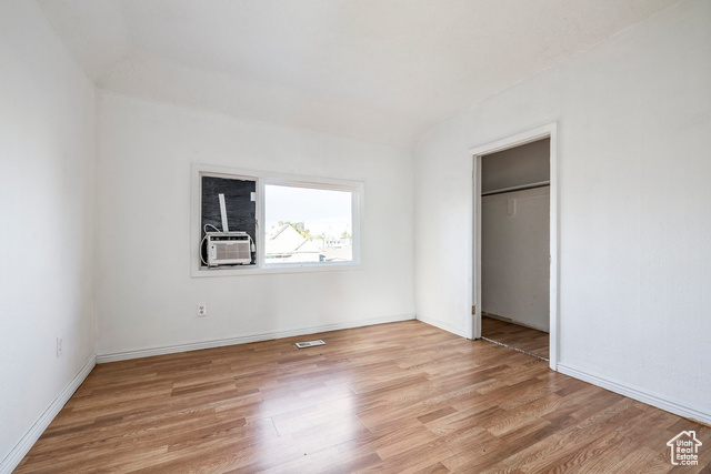 Photo 8 for MLS #2119510 at 3278 Ogden Ave