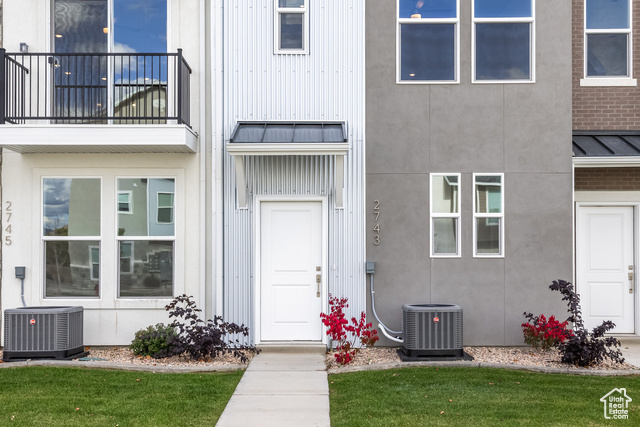 Photo 2 for MLS #2119536 at 2743 E 1060 South