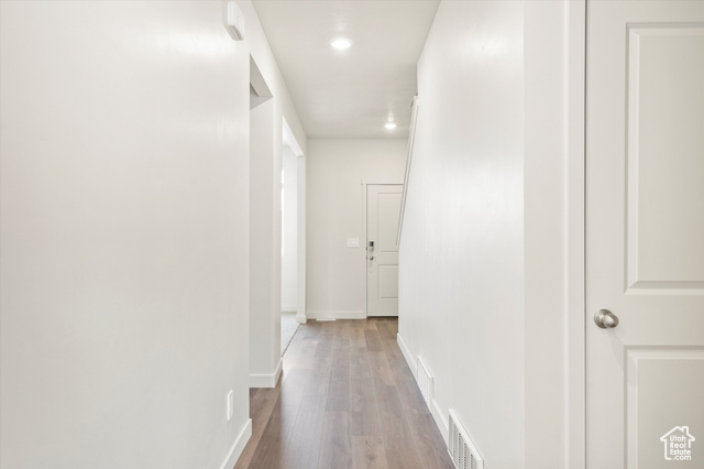 Photo 9 for MLS #2119537 at 1408 N Baen Way #239
