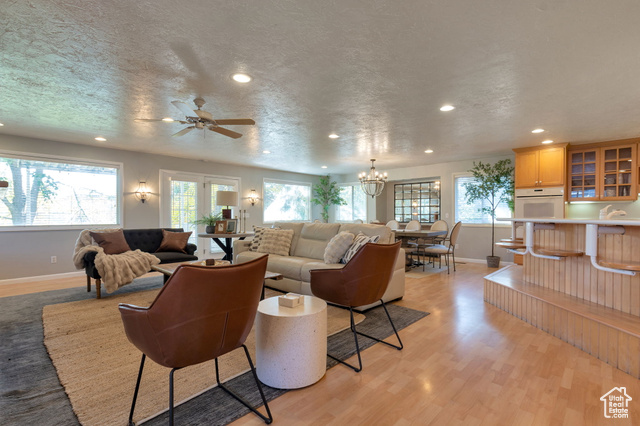 Photo 4 for MLS #2119541 at 913 W 2025 South