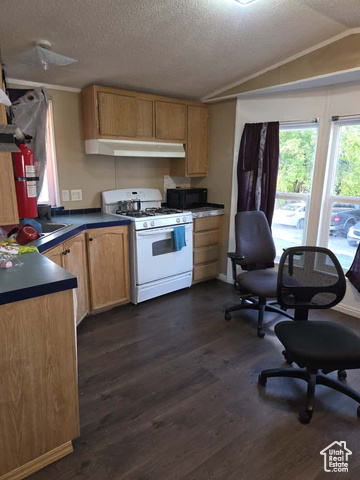 Photo 6 for MLS #2119566 at 37 W Crawford