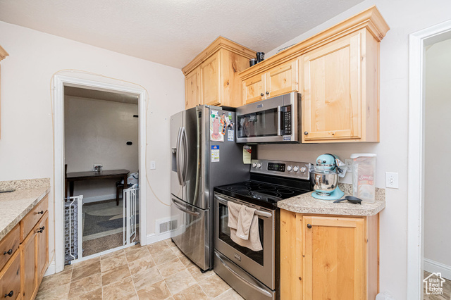 Photo 12 for MLS #2119567 at 360 S 100 West