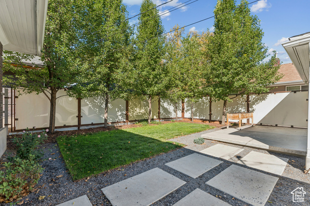 Photo 11 for MLS #2119573 at 1041 E Yale Ave