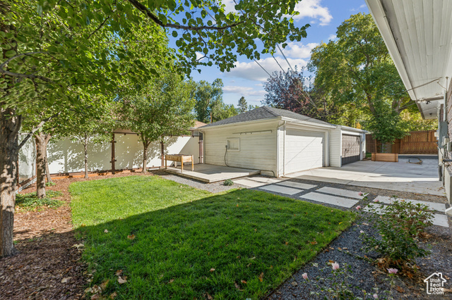 Photo 10 for MLS #2119573 at 1041 E Yale Ave