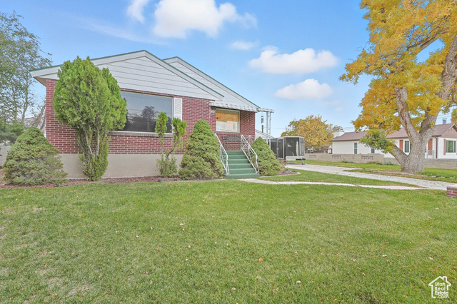 Photo 3 for MLS #2119588 at 453 W Vine St