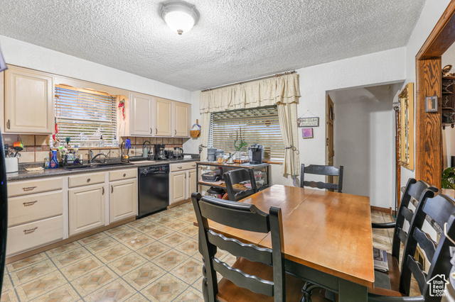 Photo 8 for MLS #2119588 at 453 W Vine St