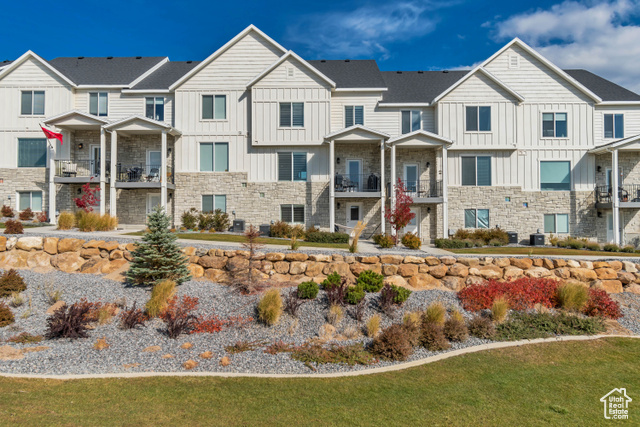 Photo 3 for MLS #2119589 at 1017 W Vista Ridge Dr #120