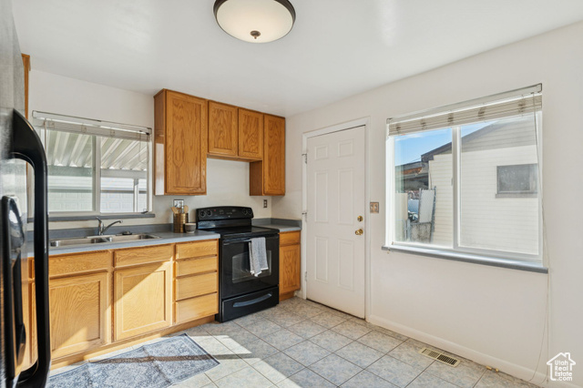 Photo 9 for MLS #2119594 at 993 S Montgomery St