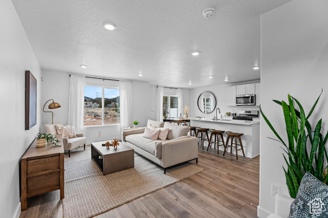 Photo 3 for MLS #2119622 at 2945 W Lagrand St #1196