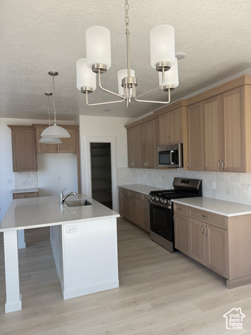Photo 8 for MLS #2119626 at 161 N 870 East #29