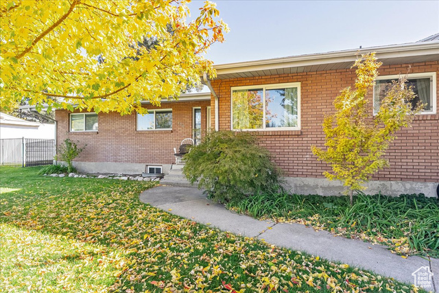 Photo 4 for MLS #2119629 at 170 N 825 East