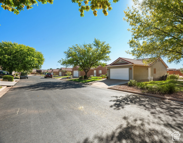 Photo 3 for MLS #2119635 at 524 E Oasis Dr