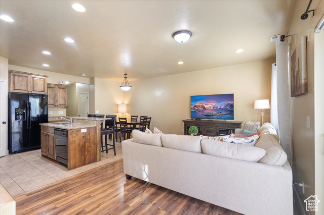 Photo 8 for MLS #2119684 at 1253 N Baycrest Dr