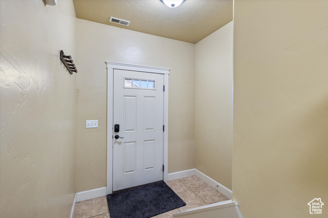 Photo 11 for MLS #2119684 at 1253 N Baycrest Dr