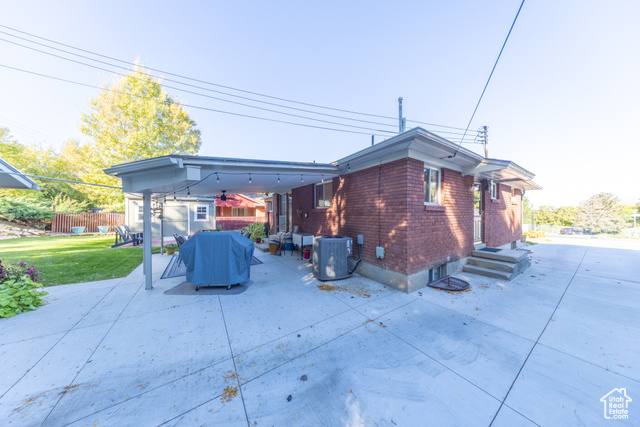 Photo 32 for MLS #2119688 at 695 E 33rd St