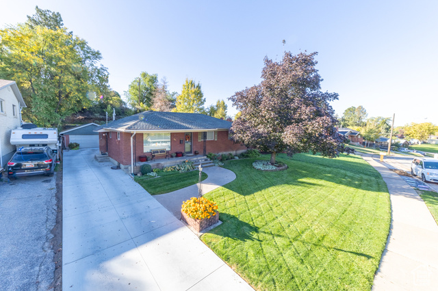 Photo 38 for MLS #2119688 at 695 E 33rd St