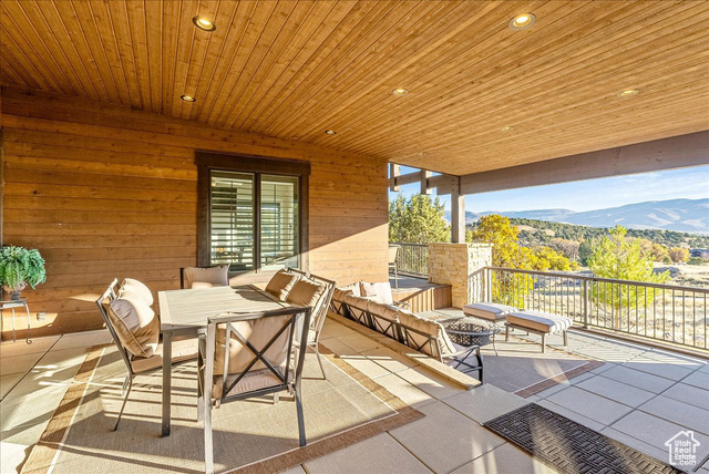 Photo 18 for MLS #2119690 at 523 N Red Mountain Ct