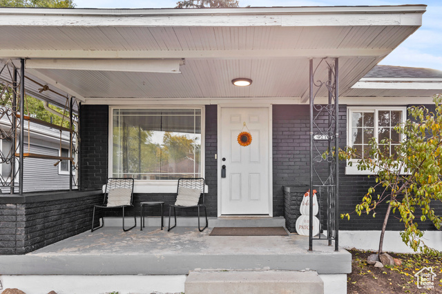 Photo 2 for MLS #2119722 at 3210 Adams Ave