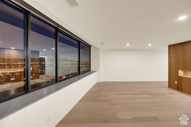 Photo 15 for MLS #2119732 at 48 W Broadway #2302