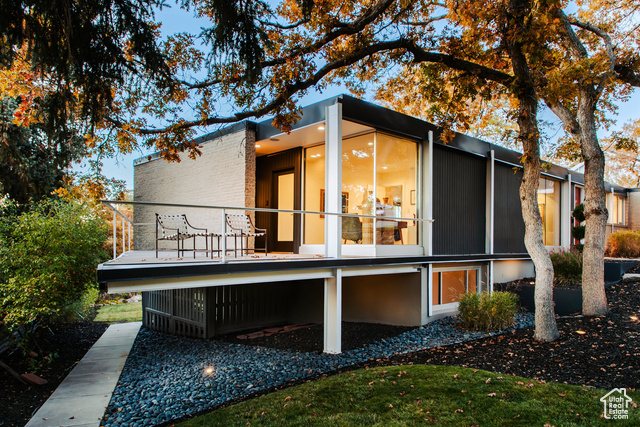 Photo 3 - 2777 E Comanche Dr, Salt Lake City UT 84108