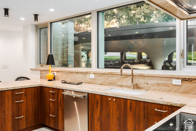 Photo 15 - 2777 E Comanche Dr, Salt Lake City UT 84108